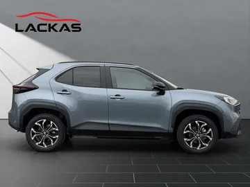 Car image 4