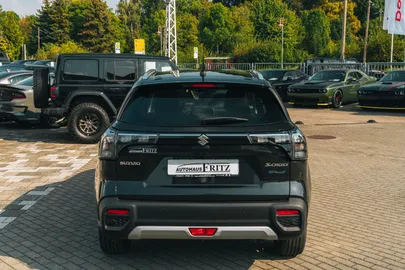 Car image 5