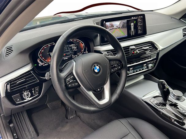 BMW 520d Touring xDrive 140 kW image number 12