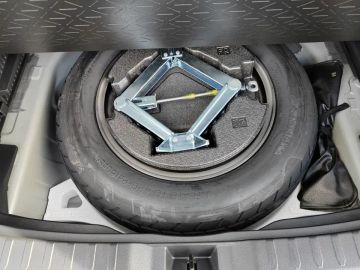 Car image 31