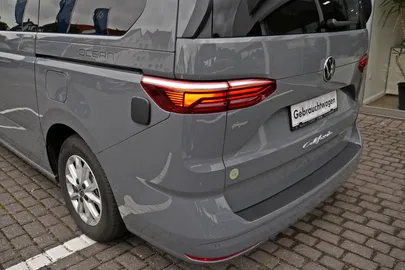 Car image 33