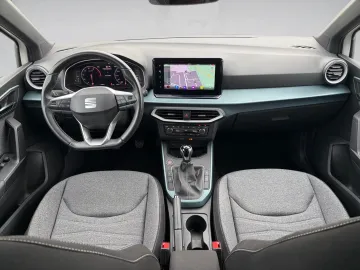 Car image 19