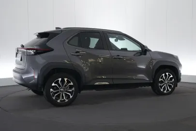 Car image 5