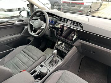 Car image 37