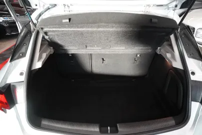 Car image 30