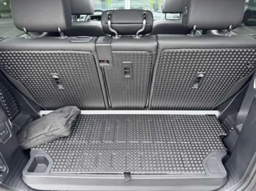 Car image 28