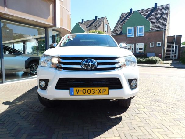 Toyota Hilux Double D Cab 2.4 4D Professional 110 kW image number 4