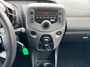 Car image 21