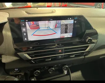 Car image 28