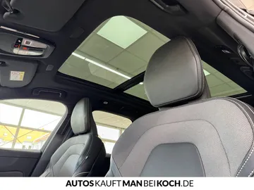Car image 32