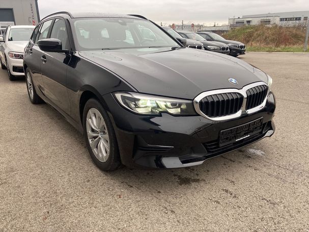 BMW 330e Touring M 215 kW image number 1