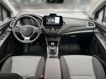 Car image 15