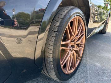 Car image 34