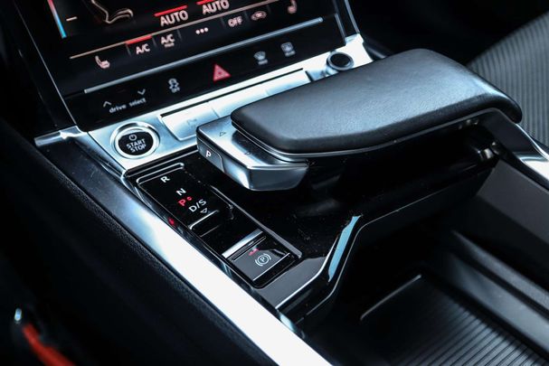 Audi e-tron 55 quattro Advanced 300 kW image number 30