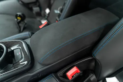 Car image 24