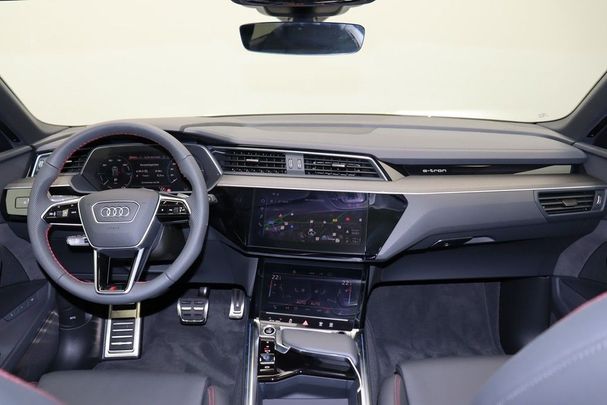 Audi Q8 50 quattro e-tron S-line 250 kW image number 15