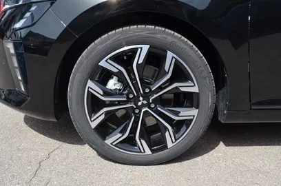 Car image 25