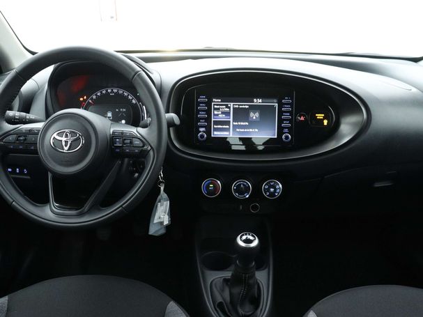 Toyota Aygo X 1.0 VVT-i 53 kW image number 4