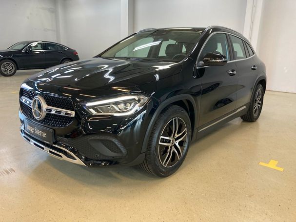 Mercedes-Benz GLA 180 100 kW image number 1