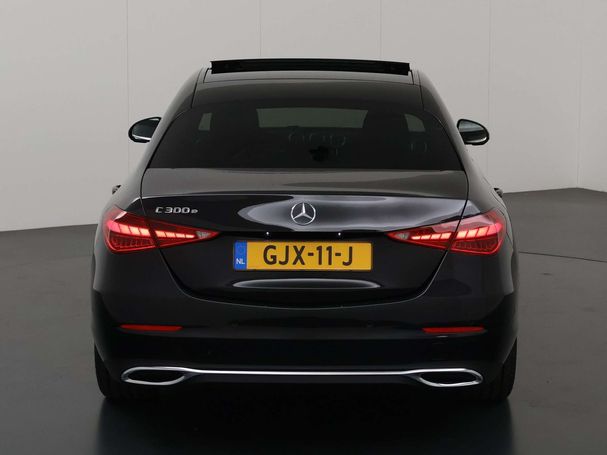 Mercedes-Benz C 300 e Line 230 kW image number 4