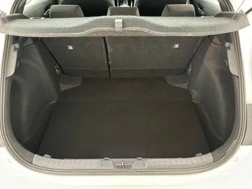 Car image 29