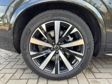 Car image 47
