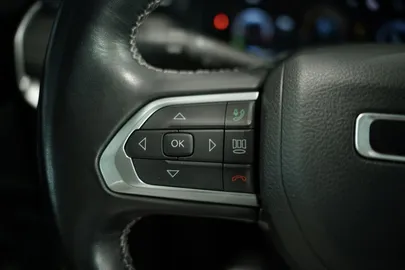 Car image 36