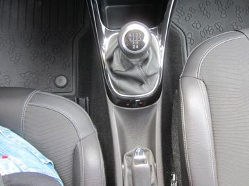 Car image 14