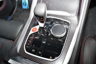 Car image 30