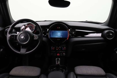 Car image 23