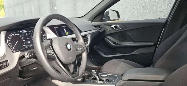 BMW 118i 103 kW image number 9