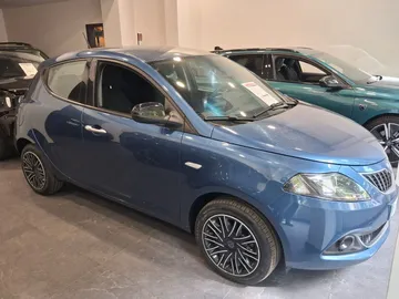 Car image 1