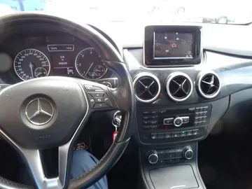 Car image 31