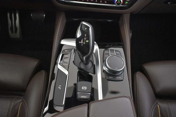 BMW 520i Touring 135 kW image number 29