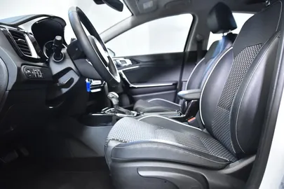 Car image 23