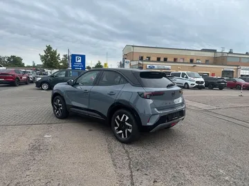 Car image 25