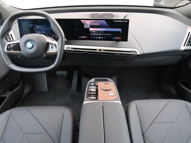 BMW iX xDrive40 240 kW image number 4