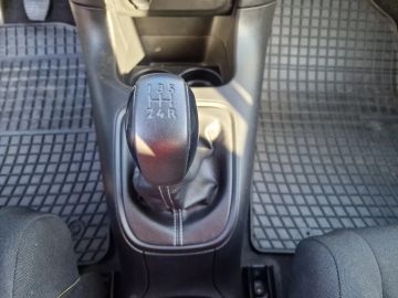 Car image 31