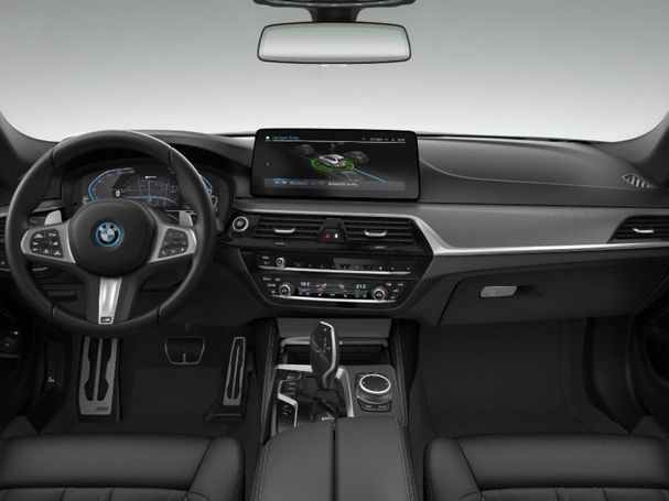 BMW 530 Touring xDrive 215 kW image number 4