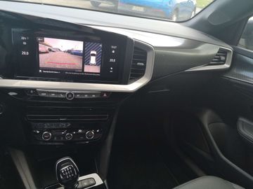 Car image 10