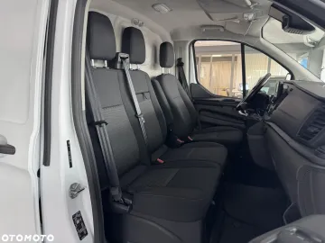 Car image 27