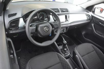 Car image 11