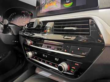 Car image 36