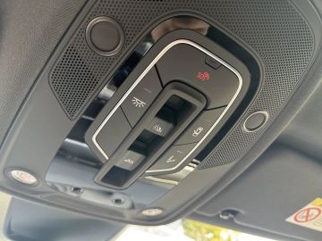 Car image 37