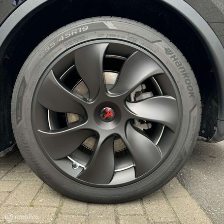 Tesla Model Y 220 kW image number 20