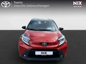 Car image 3