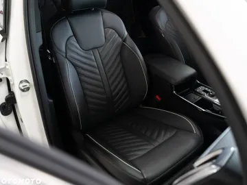 Car image 40