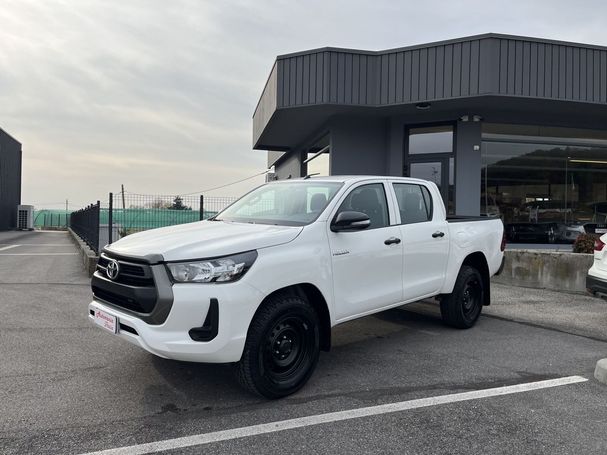 Toyota Hilux D Cab 2.4 4D 4WD 110 kW image number 1