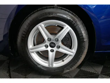 Car image 28