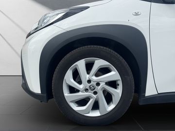 Car image 21